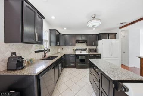 7 Brendona Avenue Hopatcong NJ 07874