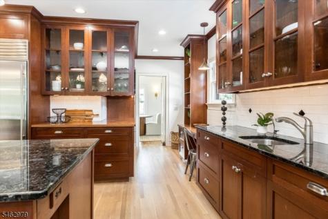 121 Christopher Street Montclair NJ 07042