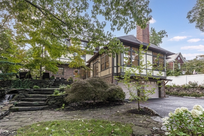 121 Christopher Street Montclair NJ 07042