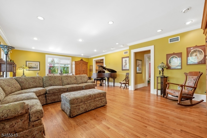 76 Summit Avenue Hackensack NJ 07601