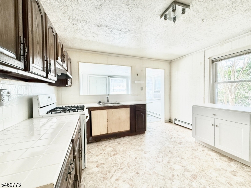 674 Cedar Street Woodbridge NJ 07067