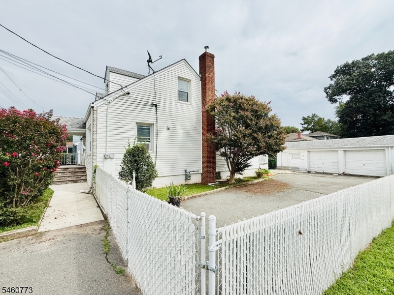674 Cedar Street Woodbridge NJ 07067