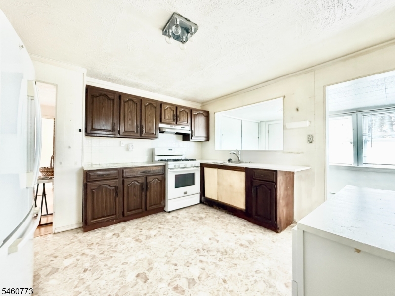 674 Cedar Street Woodbridge NJ 07067