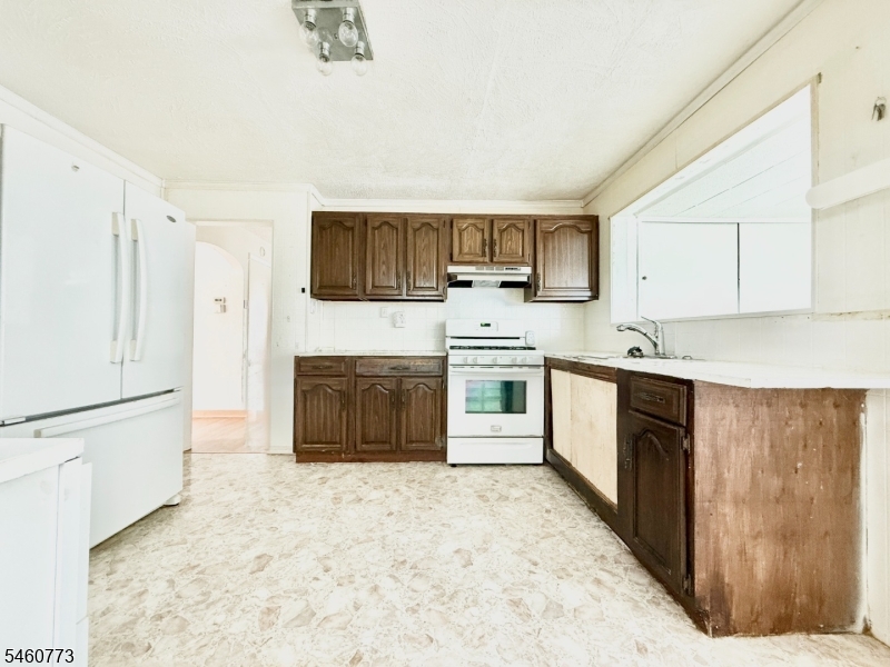 674 Cedar Street Woodbridge NJ 07067