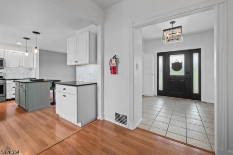 7 Park Square Lopatcong NJ 08865