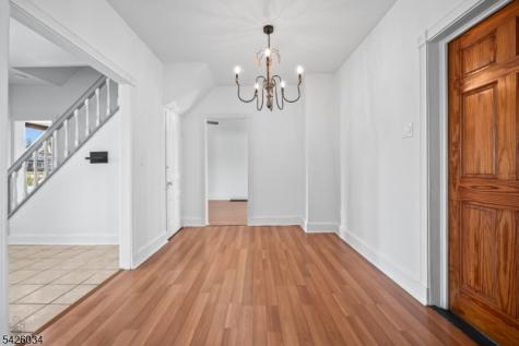 7 Park Square Lopatcong NJ 08865