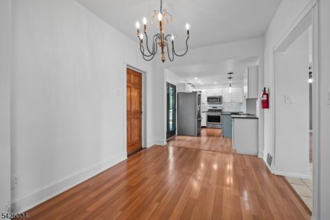 7 Park Square Lopatcong NJ 08865