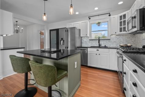 7 Park Square Lopatcong NJ 08865