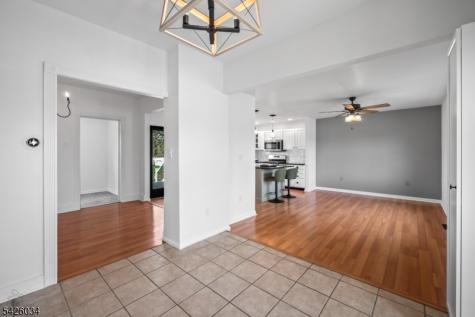 7 Park Square Lopatcong NJ 08865