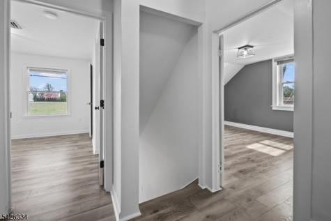 7 Park Square Lopatcong NJ 08865