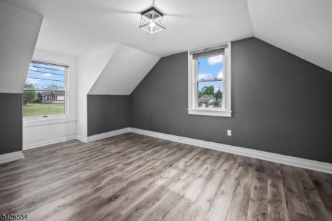7 Park Square Lopatcong NJ 08865