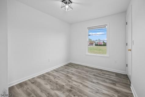 7 Park Square Lopatcong NJ 08865