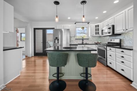 7 Park Square Lopatcong NJ 08865