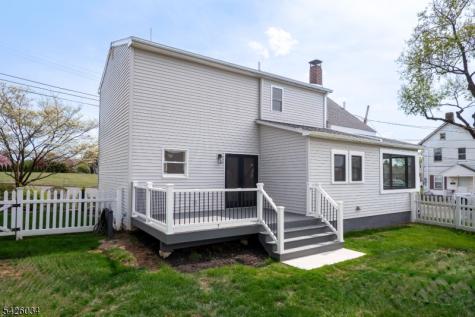 7 Park Square Lopatcong NJ 08865