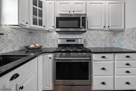 7 Park Square Lopatcong NJ 08865