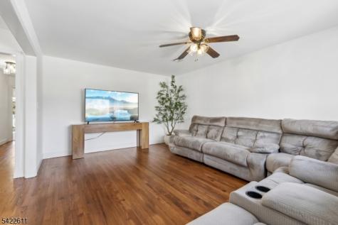 518 Edith Road Roxbury NJ 07850