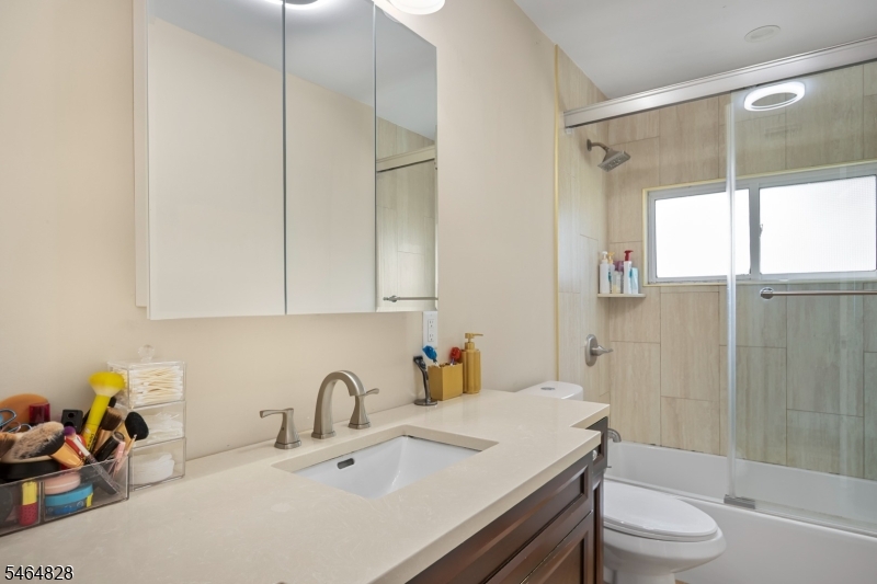 1519 Washington Avenue Pompton Lakes NJ 07442