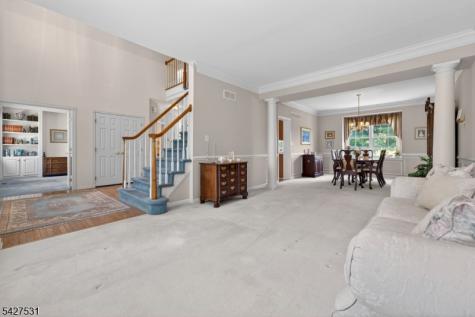 21 Surry Lane Franklin NJ 08802