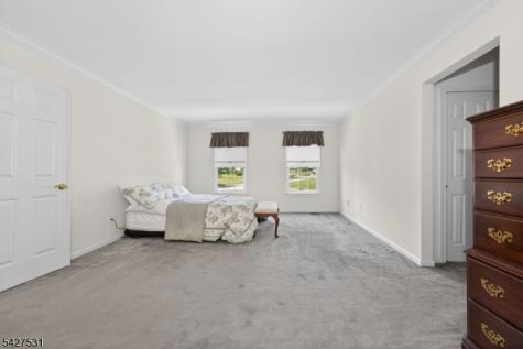21 Surry Lane Franklin NJ 08802