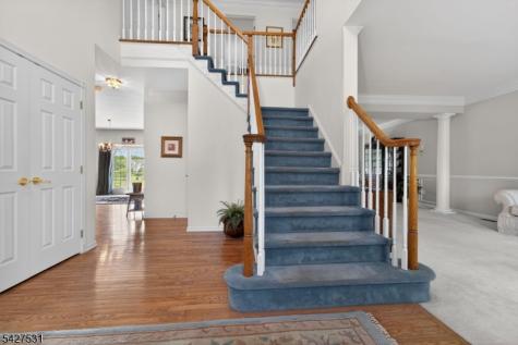 21 Surry Lane Franklin NJ 08802