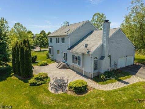 21 Surry Lane Franklin NJ 08802