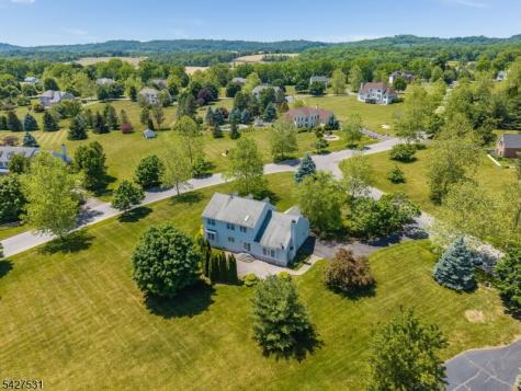 21 Surry Lane Franklin NJ 08802