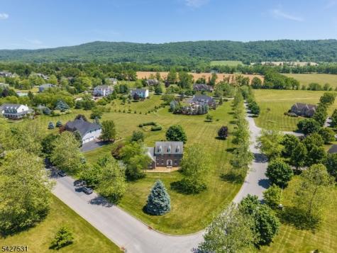 21 Surry Lane Franklin NJ 08802