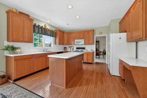 21 Surry Lane Franklin NJ 08802
