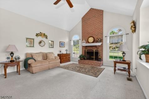 21 Surry Lane Franklin NJ 08802