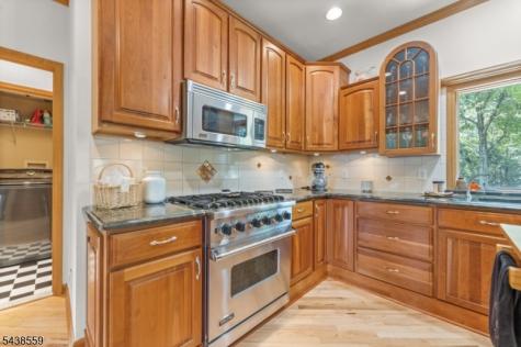 16 Bear Trail West Milford NJ 07421