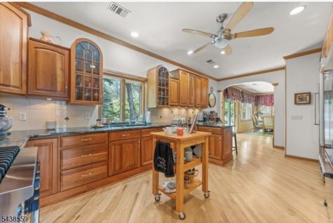 16 Bear Trail West Milford NJ 07421