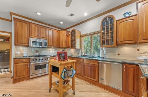 16 Bear Trail West Milford NJ 07421
