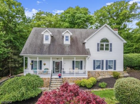 16 Bear Trail West Milford NJ 07421