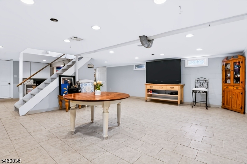 7 Pinewood Court Raritan NJ 08822