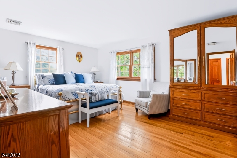 7 Pinewood Court Raritan NJ 08822