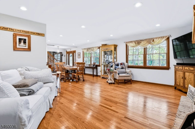 7 Pinewood Court Raritan NJ 08822
