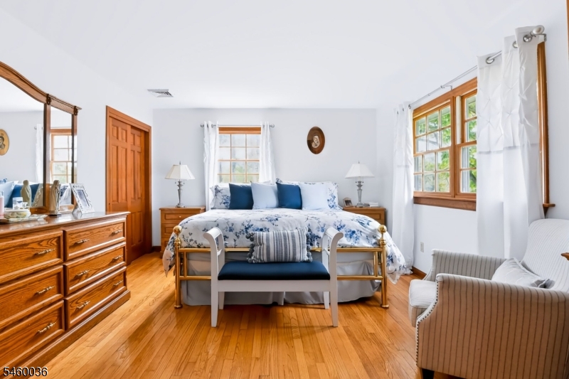 7 Pinewood Court Raritan NJ 08822