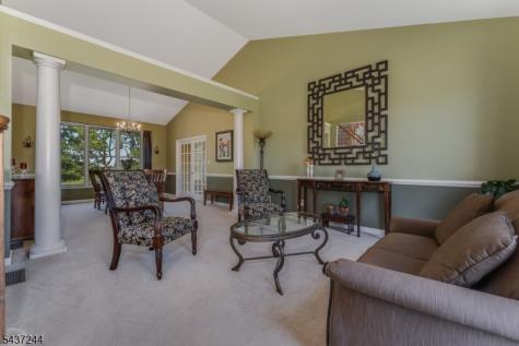 27 Kalan Farm Road Bethlehem NJ 08827