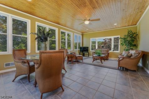 27 Kalan Farm Road Bethlehem NJ 08827