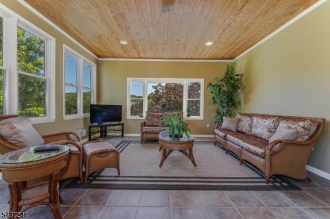 27 Kalan Farm Road Bethlehem NJ 08827