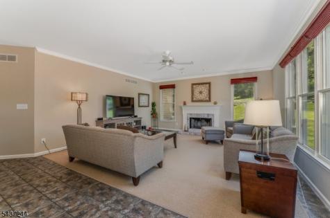 27 Kalan Farm Road Bethlehem NJ 08827