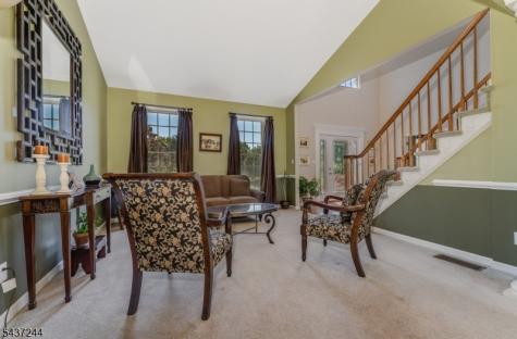 27 Kalan Farm Road Bethlehem NJ 08827