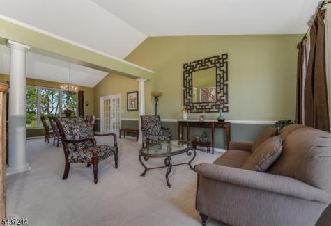 27 Kalan Farm Road Bethlehem NJ 08827