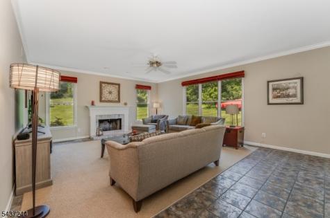 27 Kalan Farm Road Bethlehem NJ 08827