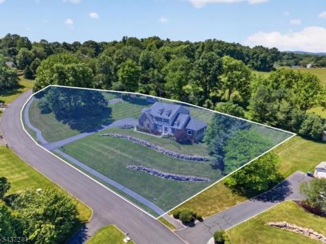 27 Kalan Farm Road Bethlehem NJ 08827