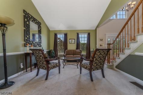 27 Kalan Farm Road Bethlehem NJ 08827