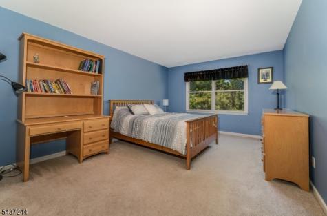 27 Kalan Farm Road Bethlehem NJ 08827