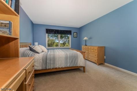 27 Kalan Farm Road Bethlehem NJ 08827