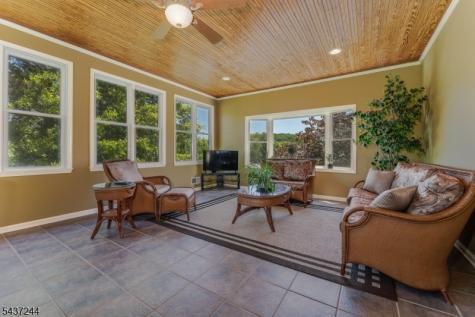 27 Kalan Farm Road Bethlehem NJ 08827