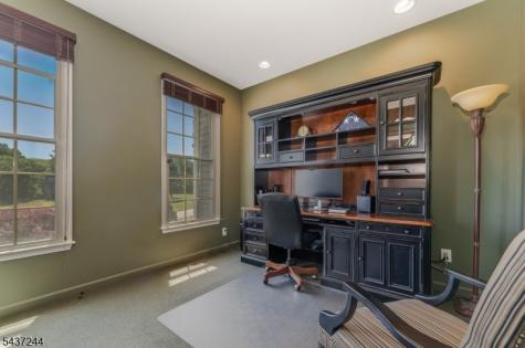 27 Kalan Farm Road Bethlehem NJ 08827